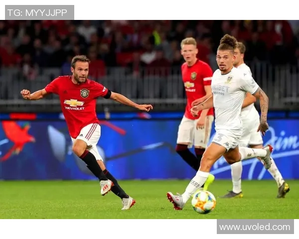 曼联与利兹联激烈对决精彩瞬间回顾与分析